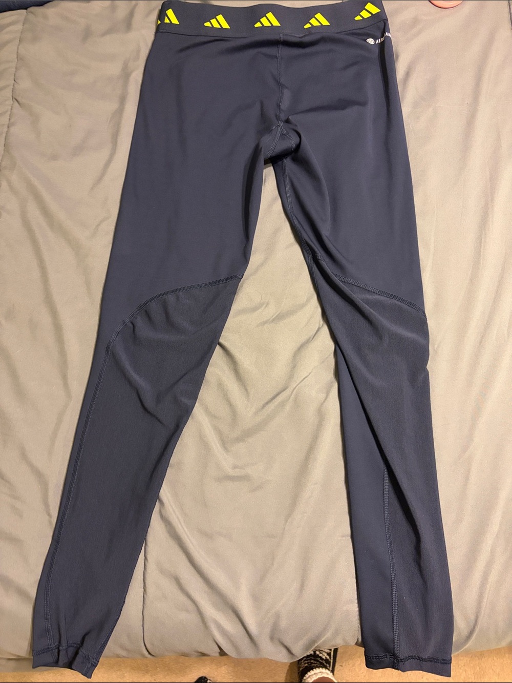 adidas Manchester United Navy Leggings with Neon Yellow Trim and sheer calves - Picture 7 of 7